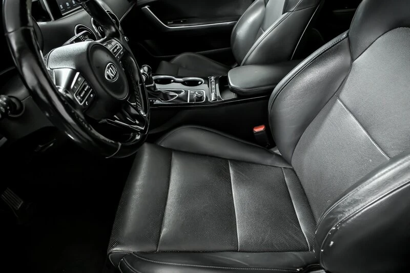 2019 Kia Stinger - Image 19 of 21
