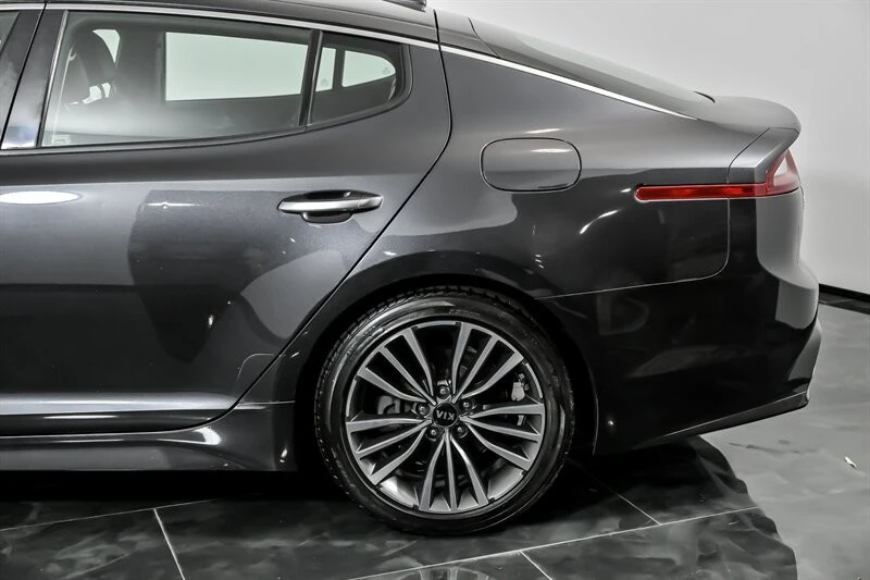 2019 Kia Stinger - Image 8 of 21