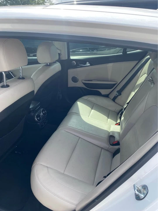2019 Kia Stinger - Image 5 of 7