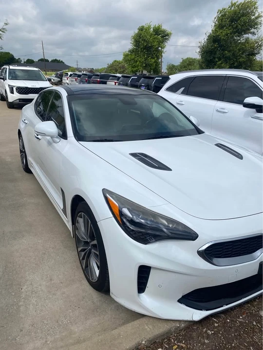 2019 Kia Stinger - Image 2 of 7