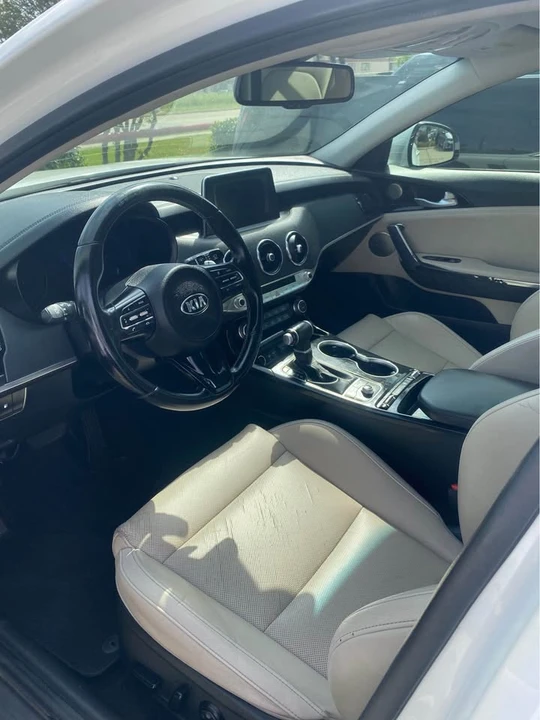 2019 Kia Stinger - Image 6 of 7