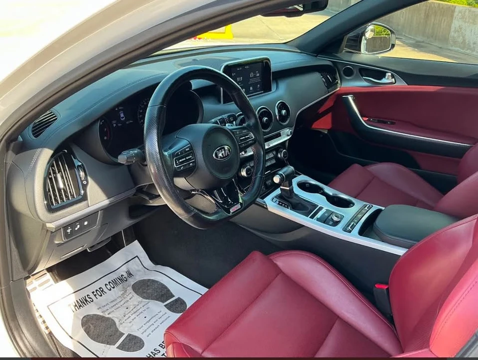 2019 Kia Stinger GT - Image 8 of 16