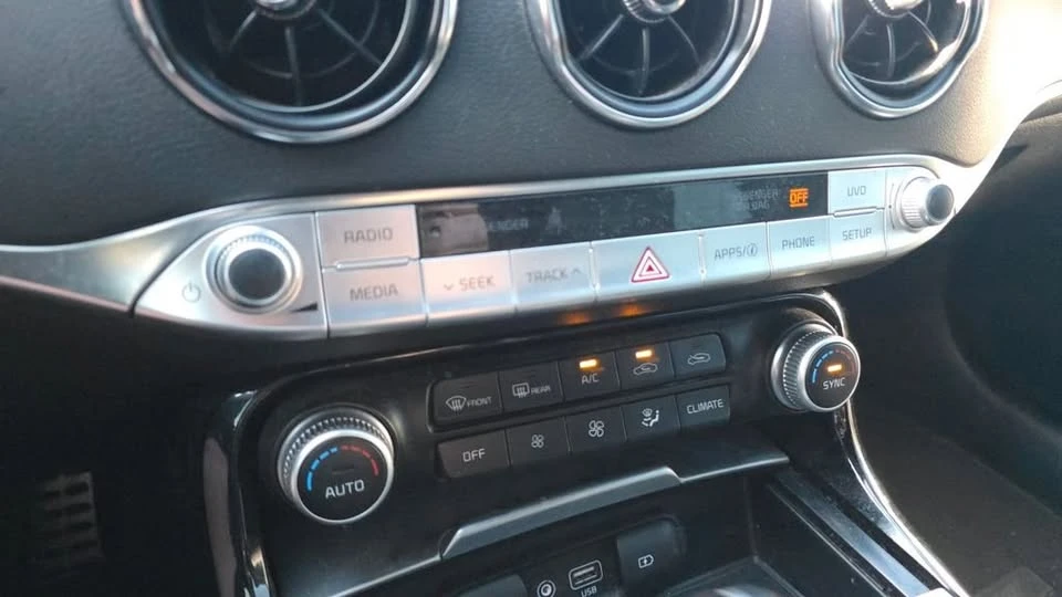 2019 Kia Stinger GT - Image 19 of 20