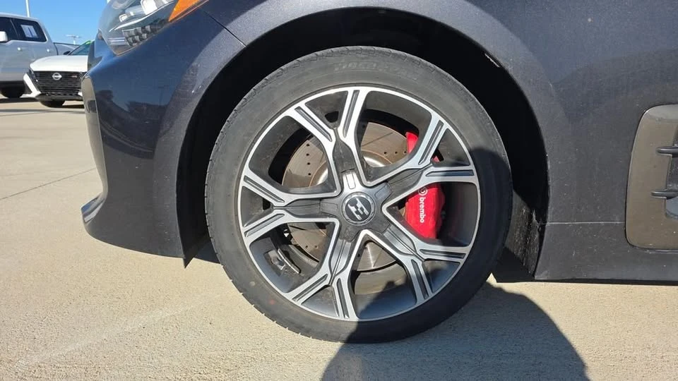 2019 Kia Stinger GT - Image 10 of 20