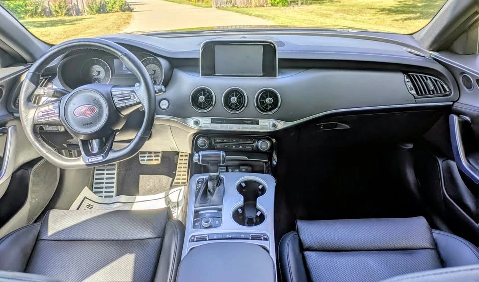 2019 Kia Stinger GT - Image 15 of 20