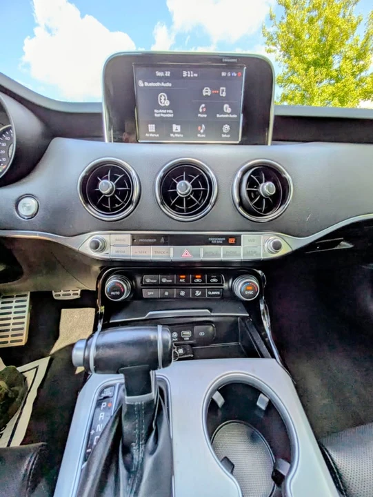 2019 Kia Stinger GT - Image 16 of 20