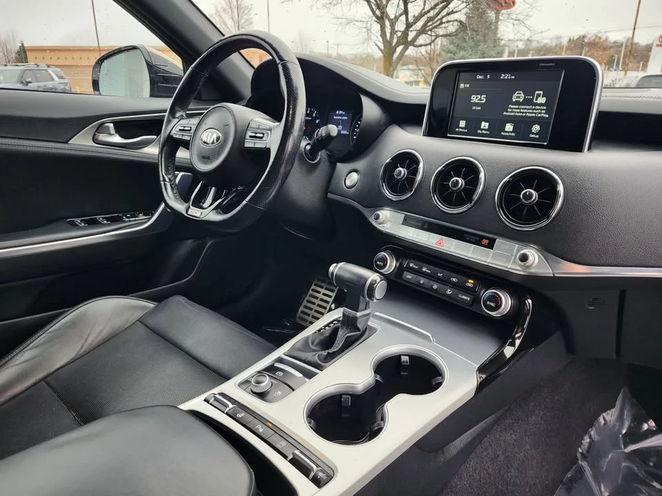 2019 Kia Stinger GT - Image 8 of 13