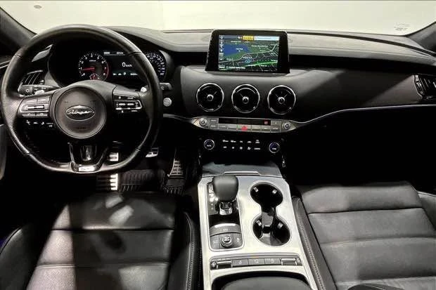 2019 Kia Stinger GT - Image 10 of 13