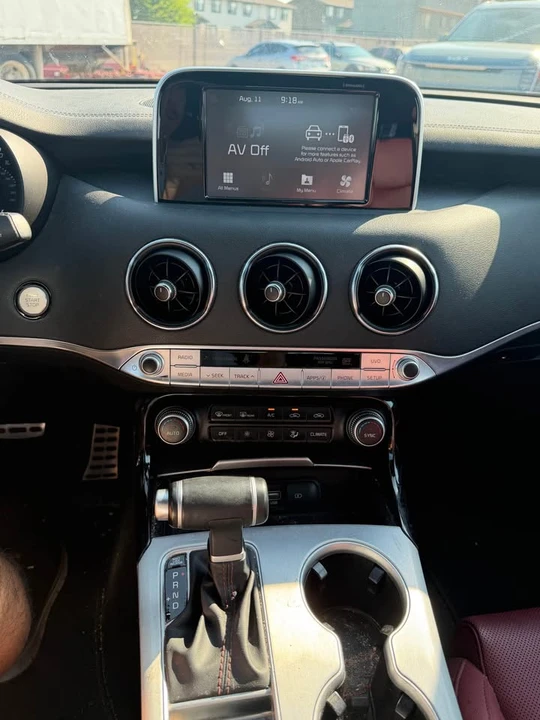 2019 Kia Stinger GT - Image 10 of 12