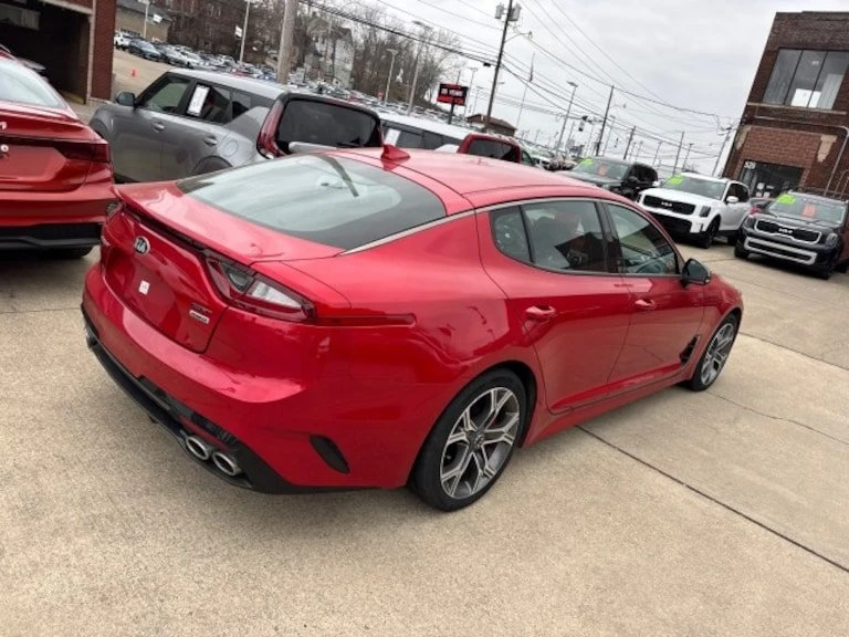 2019 Kia Stinger GT - Image 8 of 16