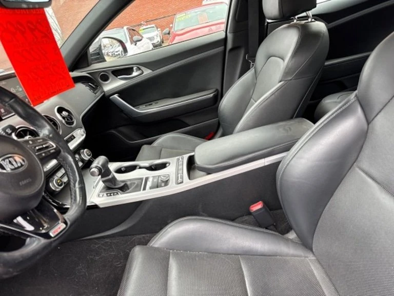 2019 Kia Stinger GT - Image 11 of 16