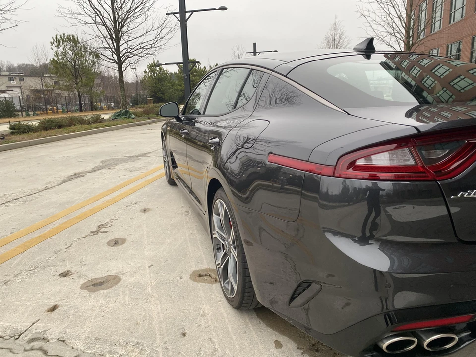 2019 Kia Stinger GT - Image 29 of 31