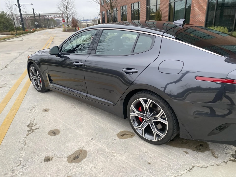 2019 Kia Stinger GT - Image 14 of 31
