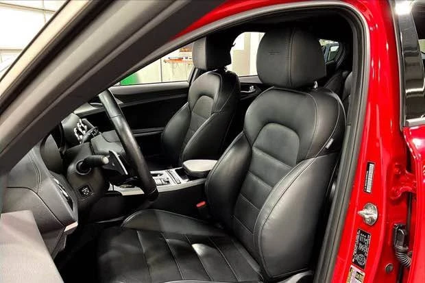 2019 Kia Stinger GT - Image 8 of 12