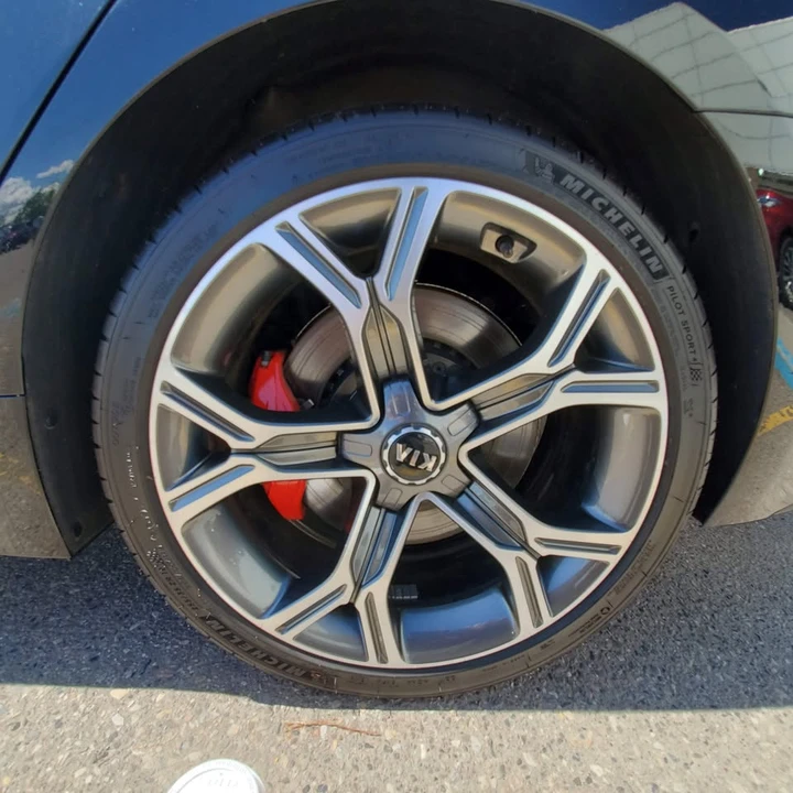 2019 Kia Stinger GT - Image 8 of 11