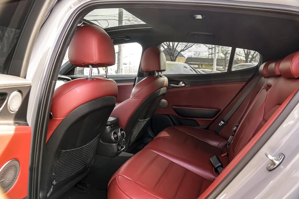 2019 Kia Stinger GT - Image 11 of 20