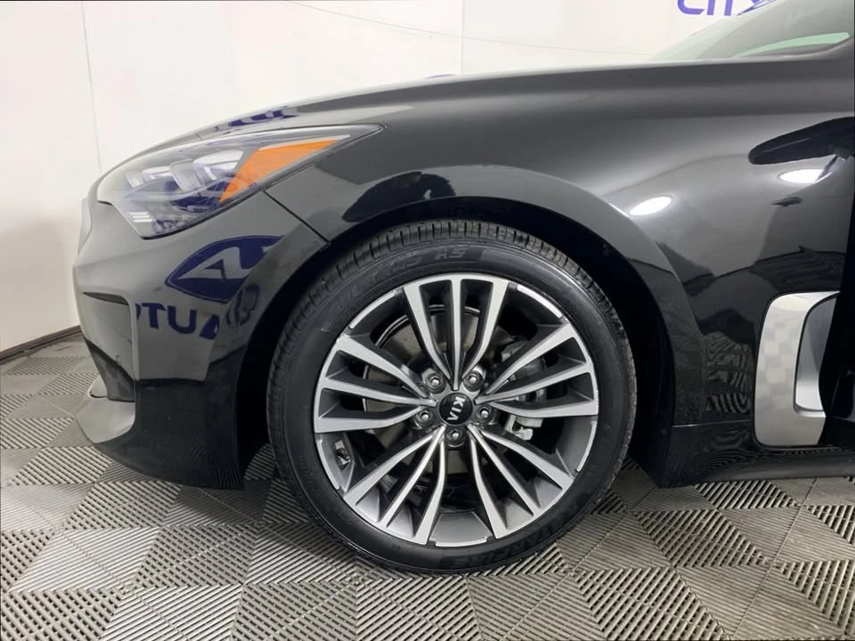 2019 Kia Stinger GT - Image 11 of 12