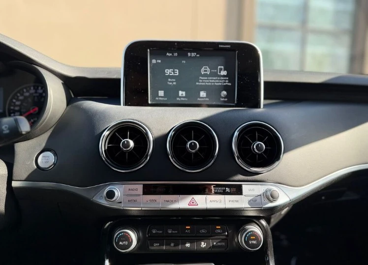 2019 Kia Stinger - Image 7 of 8