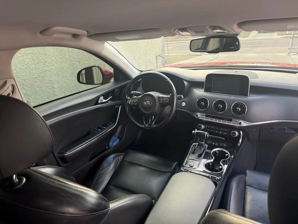 2019 Kia Stinger - Image 8 of 14