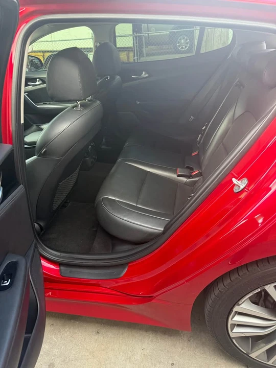 2019 Kia Stinger - Image 12 of 14
