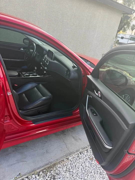 2019 Kia Stinger - Image 9 of 14