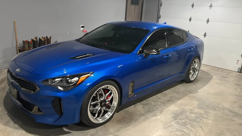 2019 Kia Stinger - Image 2 of 4