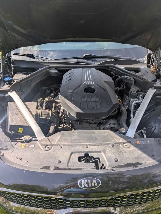 2019 Kia Stinger - Image 14 of 18