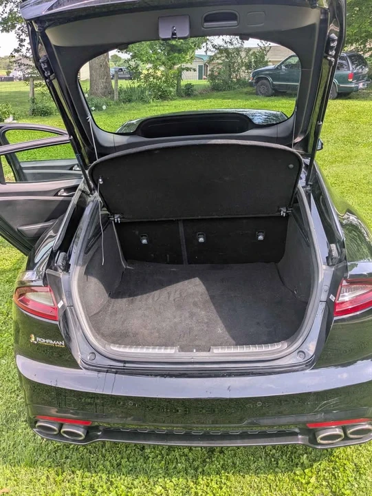 2019 Kia Stinger - Image 13 of 18