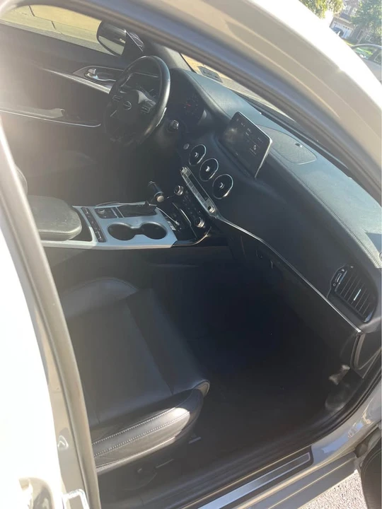 2019 Kia Stinger GT - Image 7 of 10