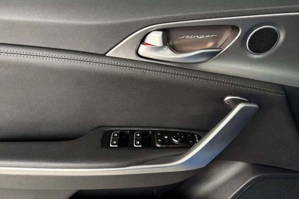 2019 Kia Stinger GT - Image 12 of 20