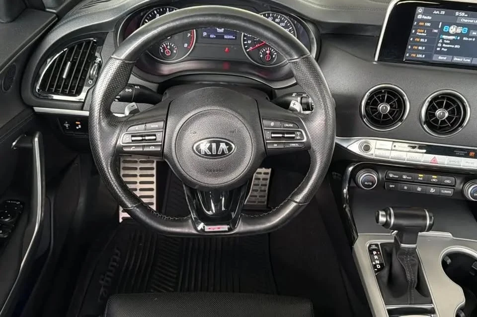 2019 Kia Stinger GT - Image 16 of 20