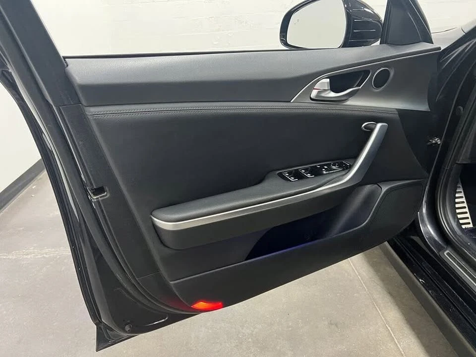 2019 Kia Stinger GT - Image 11 of 20