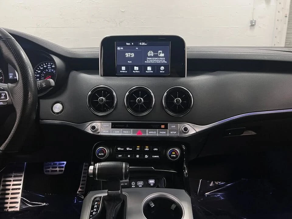 2019 Kia Stinger GT - Image 17 of 20