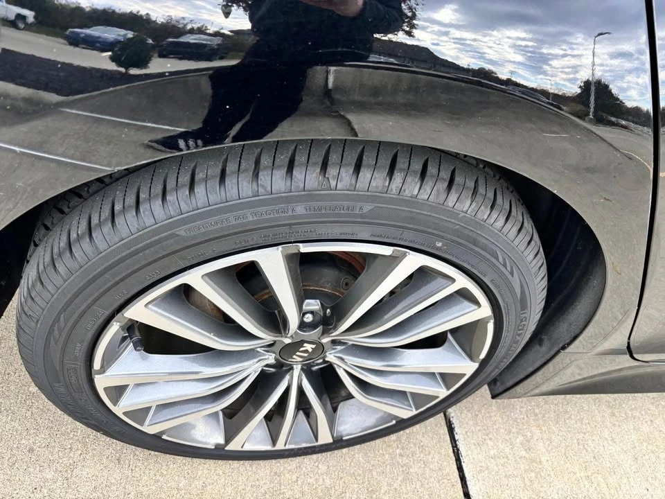2019 Kia Stinger GT - Image 4 of 15