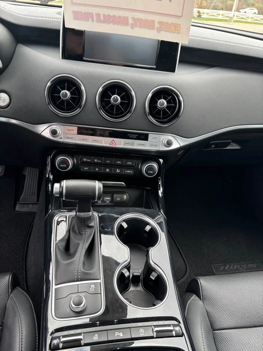 2019 Kia Stinger GT - Image 11 of 15