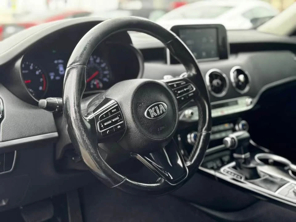 2019 Kia Stinger GT - Image 8 of 20