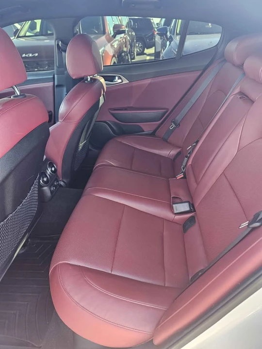 2019 Kia Stinger GT - Image 8 of 10