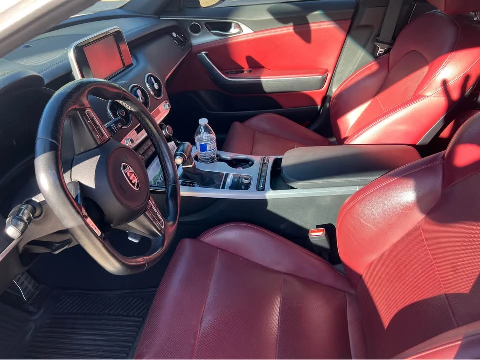 2019 Kia Stinger GT - Image 8 of 12