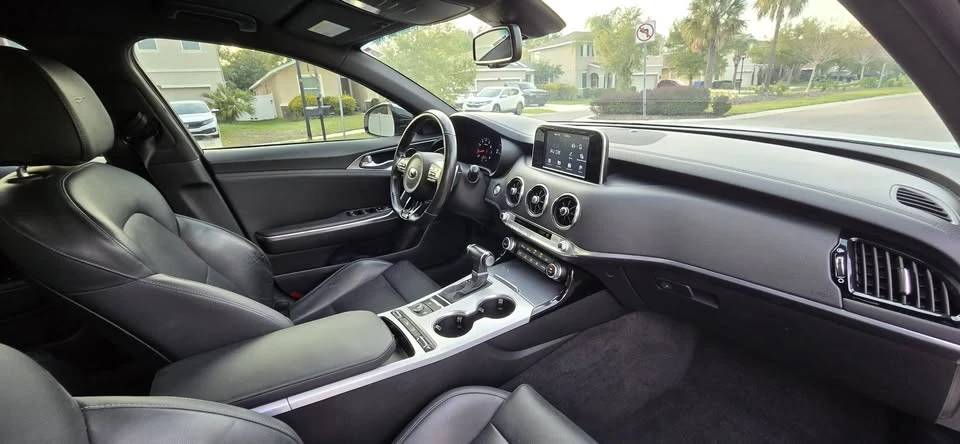2019 Kia Stinger GT - Image 14 of 18