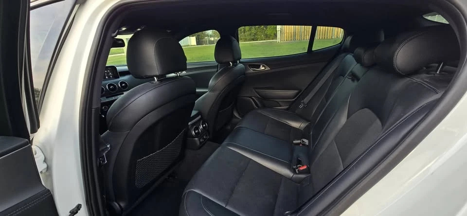 2019 Kia Stinger GT - Image 16 of 18