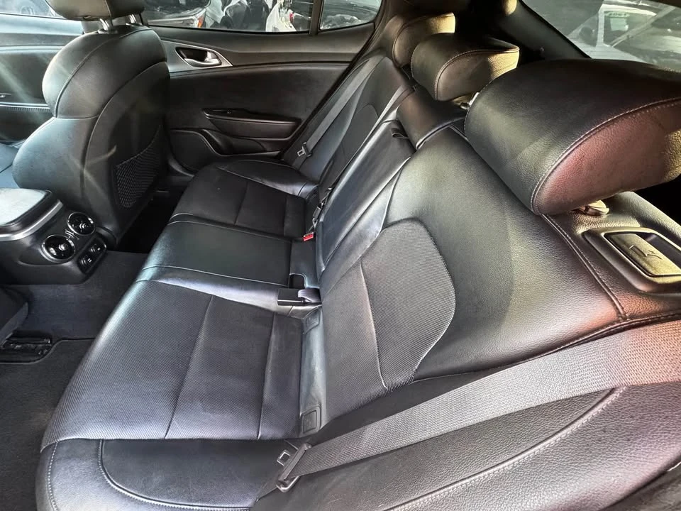 2019 Kia Stinger GT - Image 10 of 20