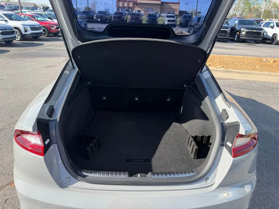 2019 Kia Stinger GT - Image 8 of 12