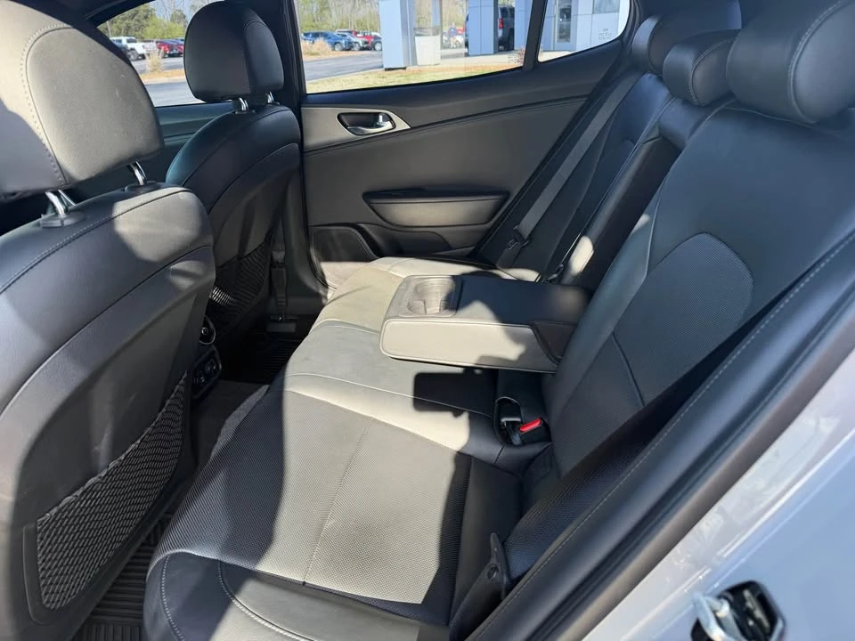2019 Kia Stinger GT - Image 10 of 12