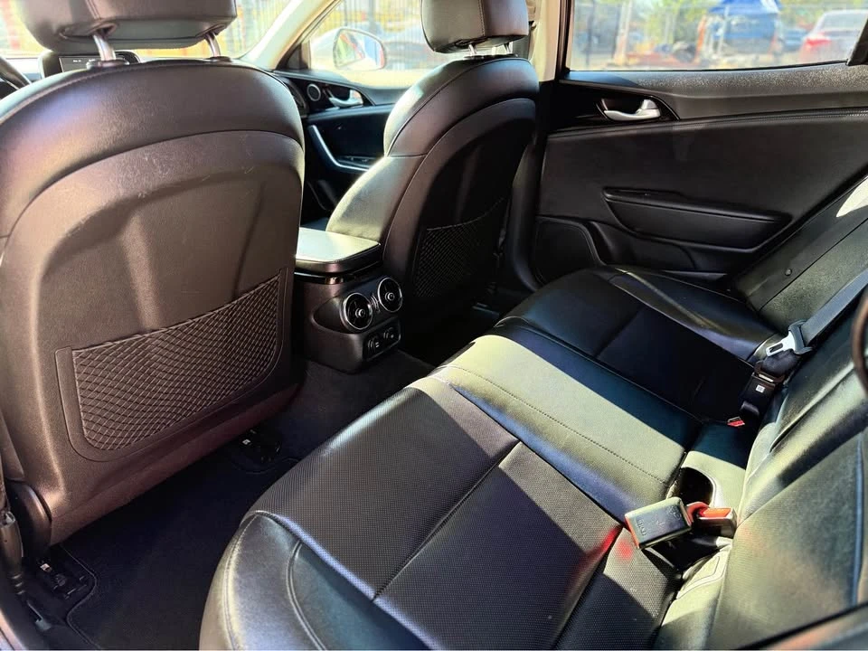 2019 Kia Stinger GT - Image 11 of 13