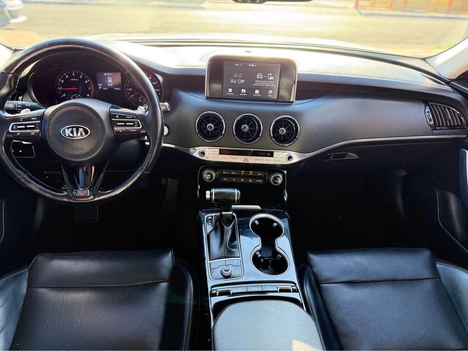 2019 Kia Stinger GT - Image 10 of 13