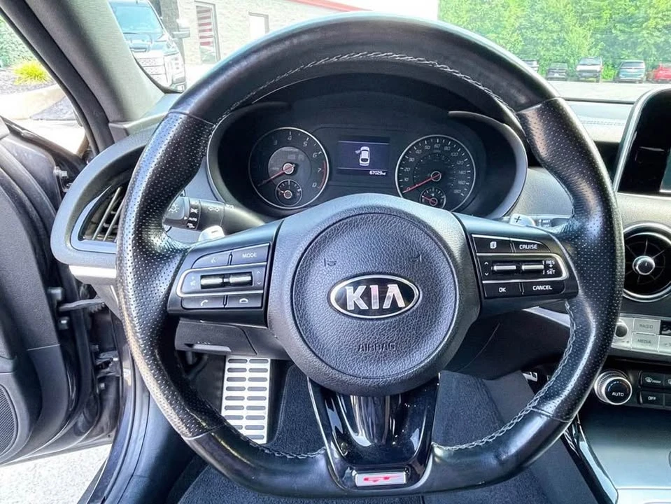 2019 Kia Stinger GT - Image 9 of 9