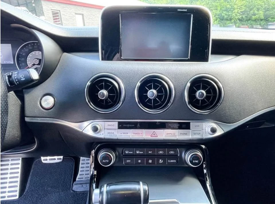 2019 Kia Stinger GT - Image 6 of 9