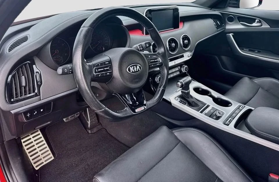 2019 Kia Stinger GT - Image 10 of 14