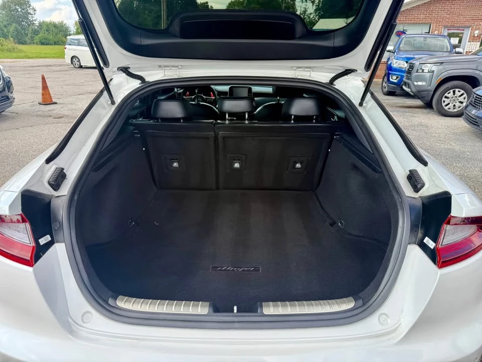 2019 Kia Stinger GT - Image 11 of 12