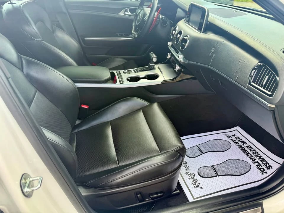 2019 Kia Stinger GT - Image 10 of 12